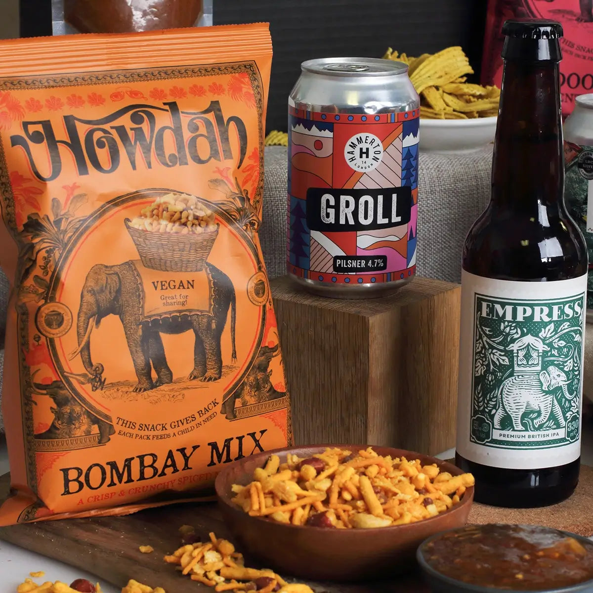 beer and curry gift close up showcasing beers and snacks.