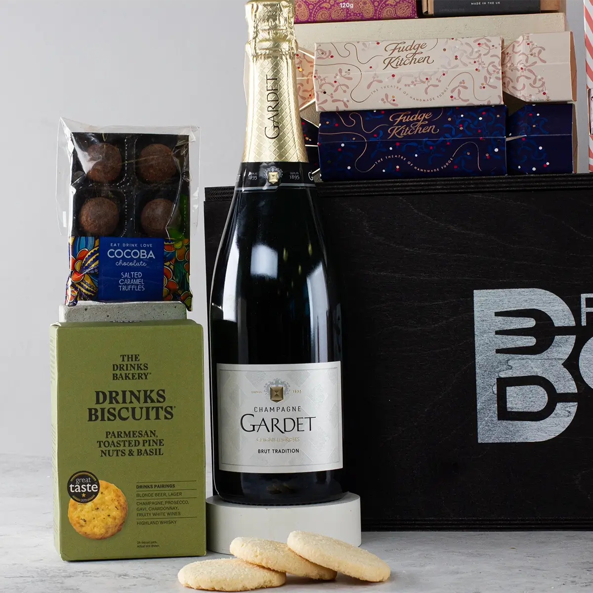 Classic Christmas Hamper with Champagne and Panettone