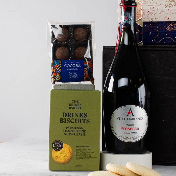 Classic Christmas Hamper with Prosecco and Panettone 1