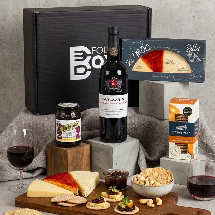 Port and cheese gift hamper