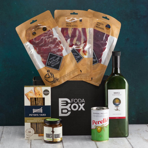 Red Wine Gift Hamper including Charcuterie, Chutney, Crispbread and Olives-1